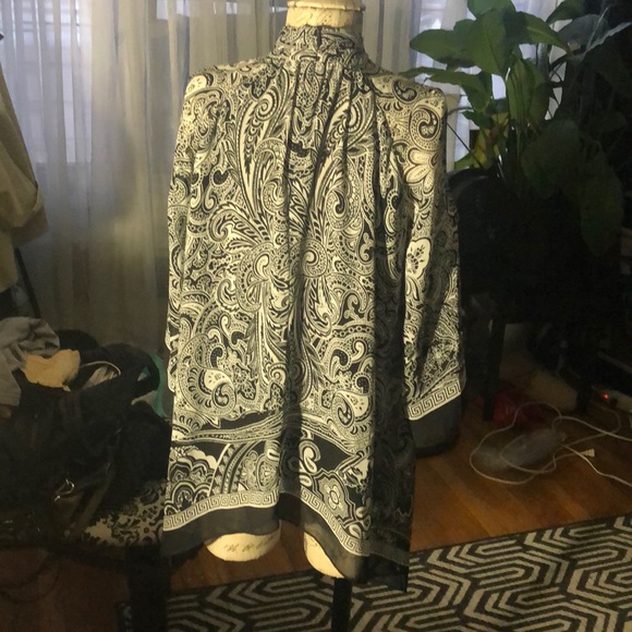 Chico’s paisley print blk/wht chiffon blouse - Picture 3 of 3